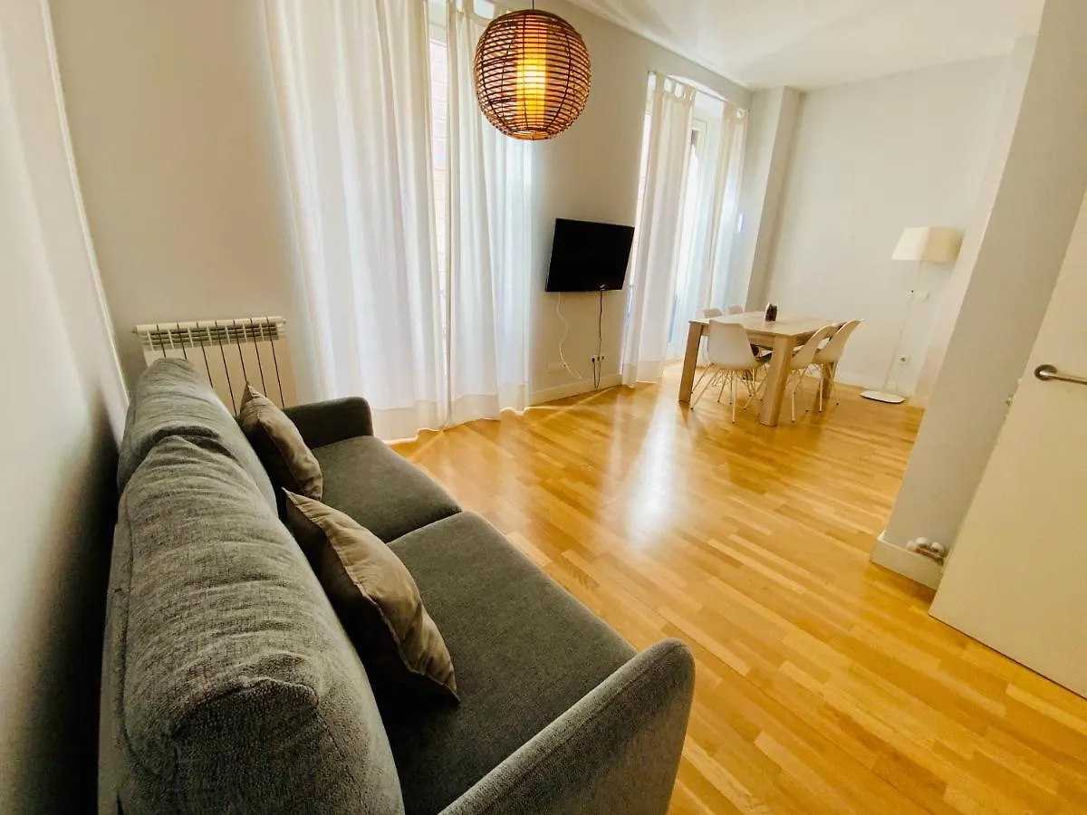 Apartaments Santa Clara - Baltack Homes Girona 0*,  Španělsko